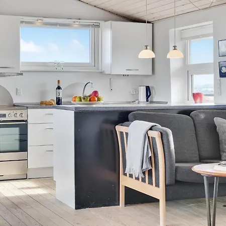 2 Bedroom Amazing Home In Hjorring بيت للعطل